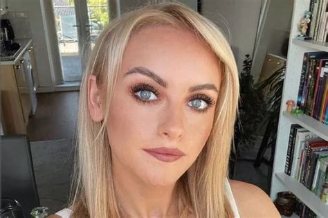 Corrie star Katie McGlynn pleads for help as she shares her big。